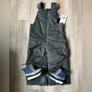 Toddlers arctic snow suit size 2T 
Boots NOT included